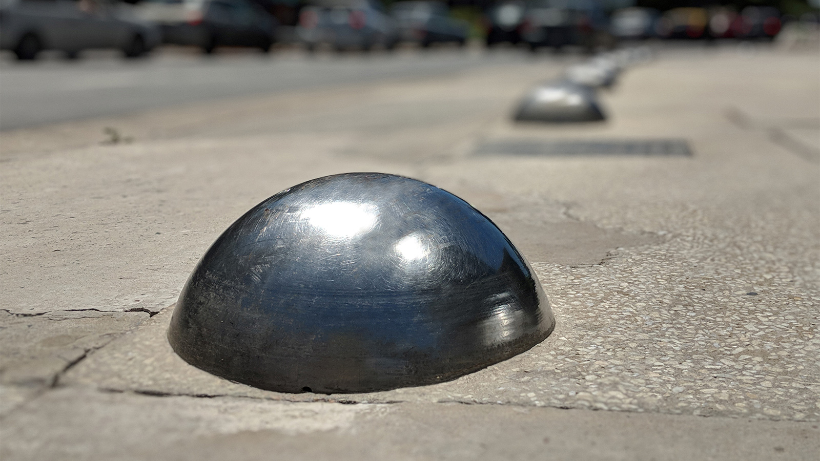 Bolardo metálico divisor  - mobiliario urbano