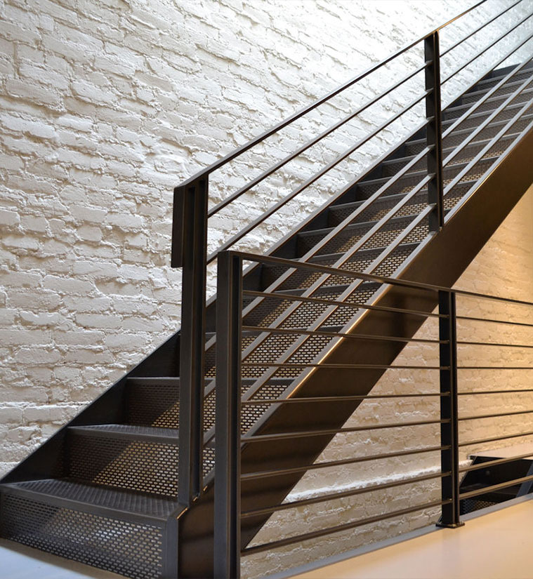 Escaleras y balcones chapas perforadas decorativas
