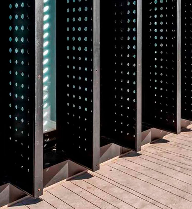 Parasoles chapas perforadas decorativas