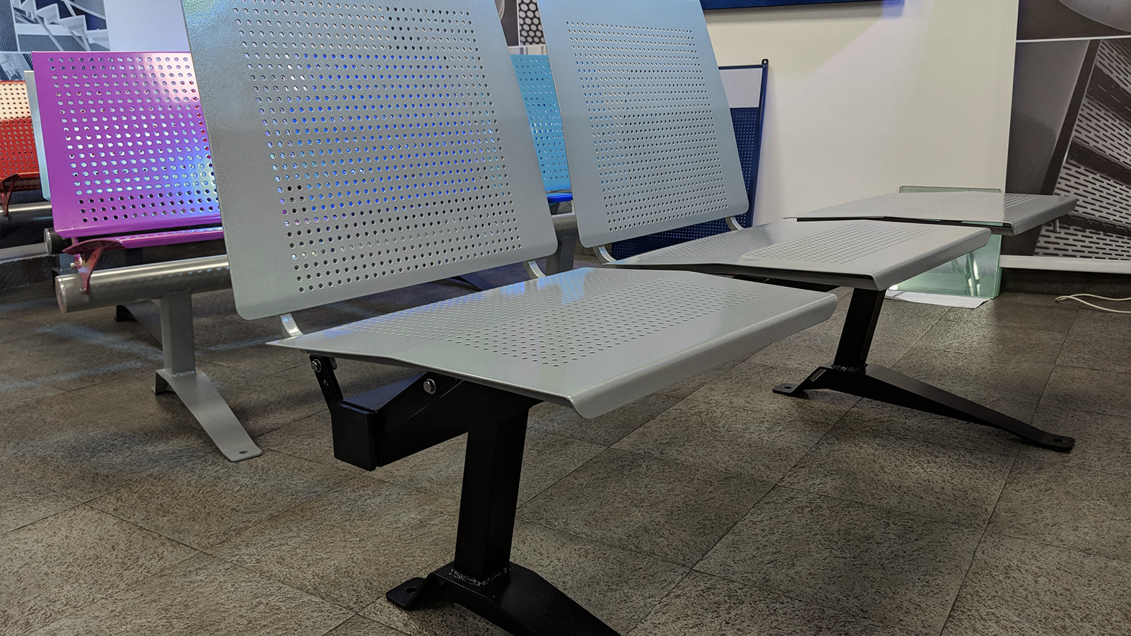 Silla de chapa perforada para salas de espera