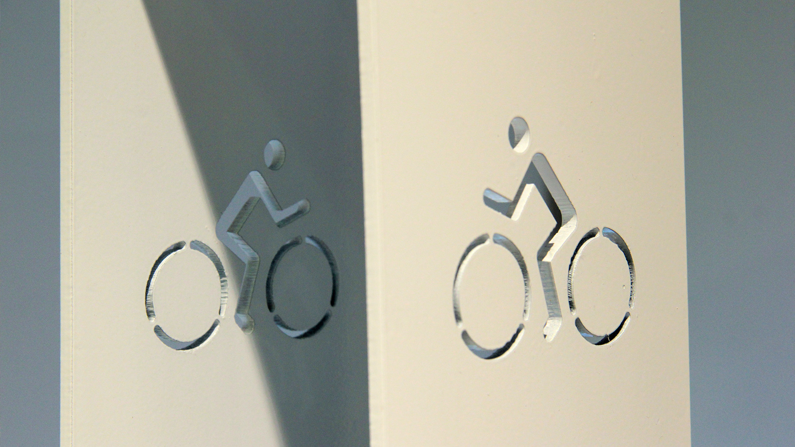 Bicicletero metálico para espacios públicos Nomen