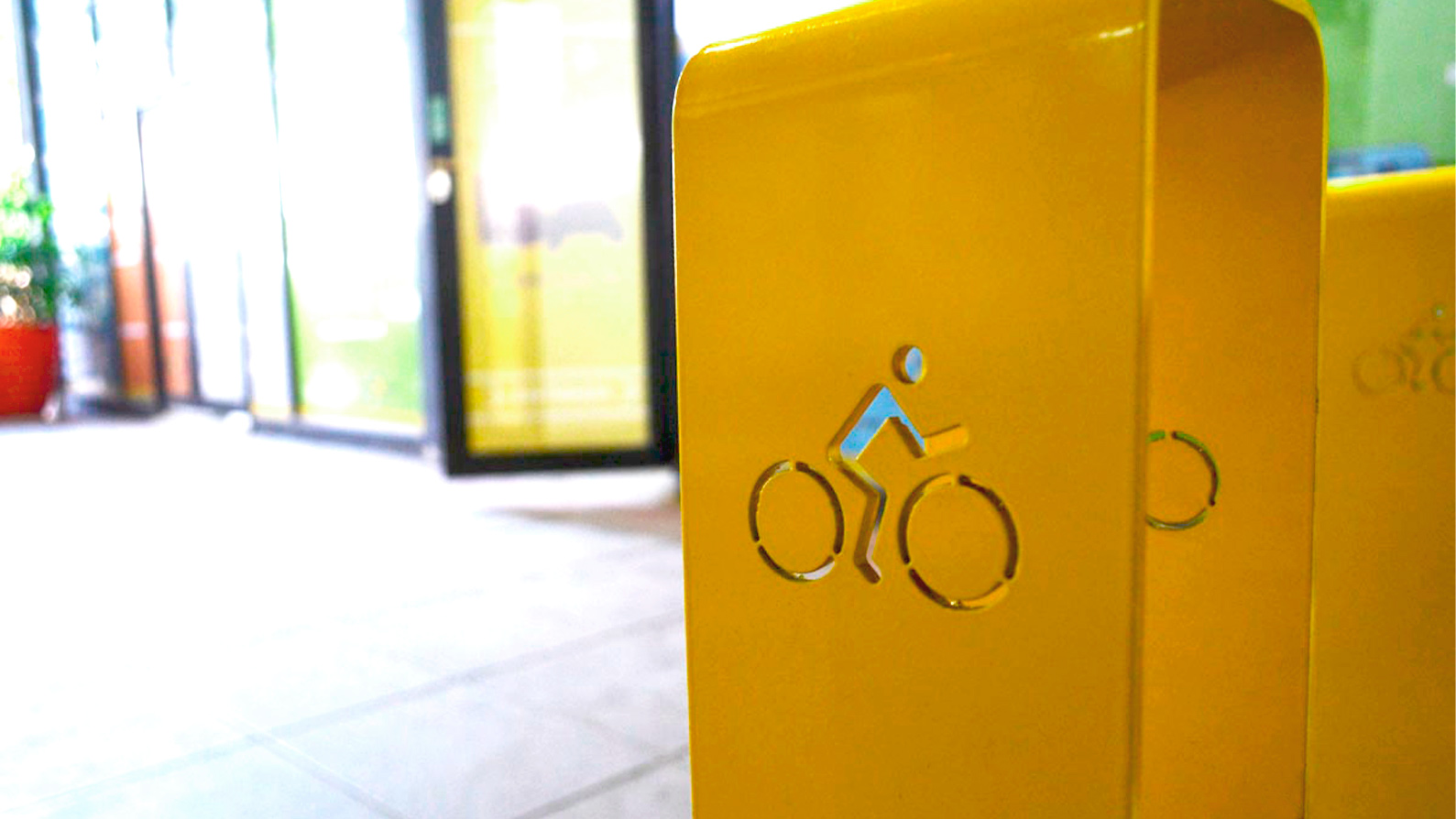 Bicicletero metálico para espacios públicos Nomen